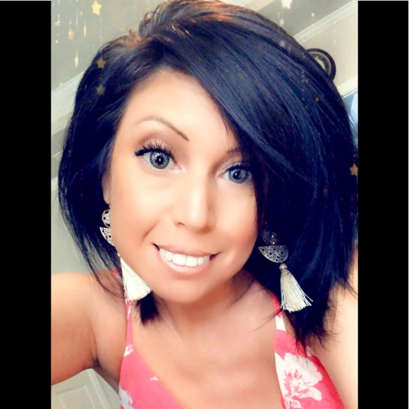 Meet your Posher, Tracy - Picture 2 of 2